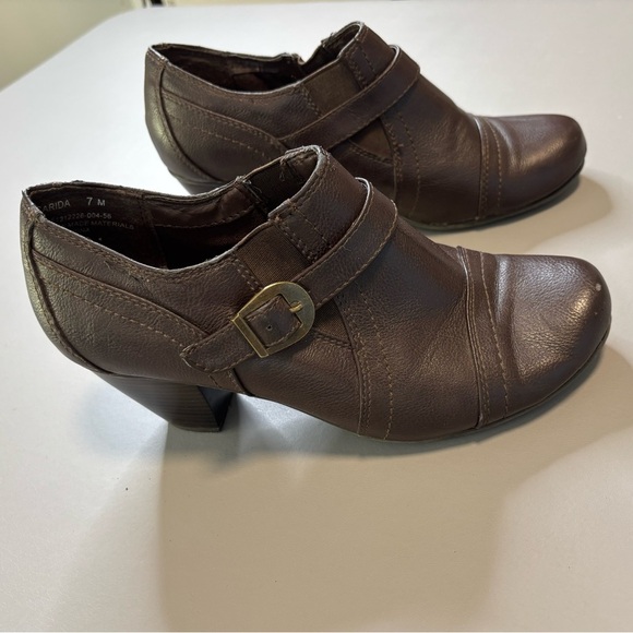 BARETRAPS ANKLE BOOTS brown woman’s size 7 - Picture 3 of 11